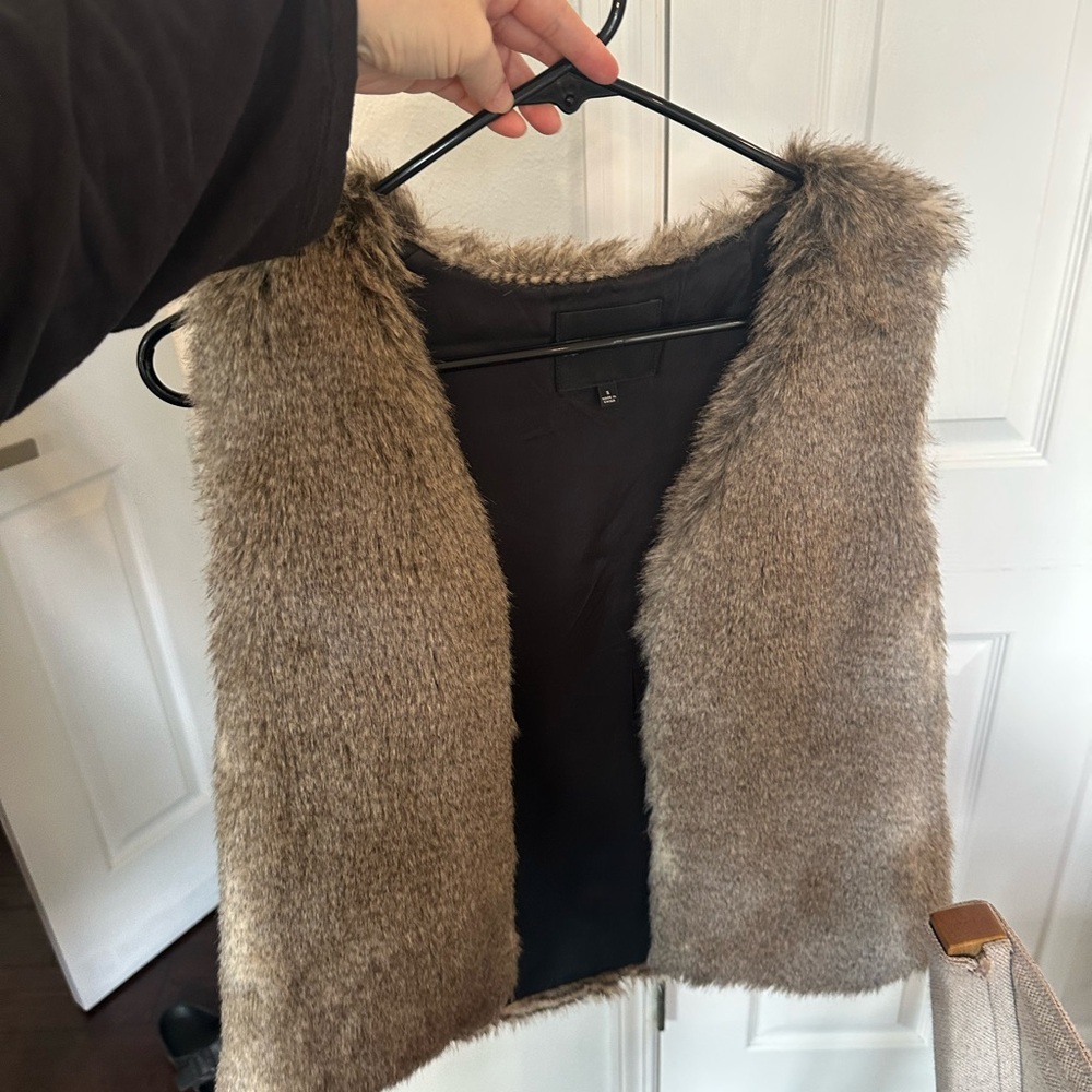 Aritzia talula Faux Fur Vest in Black and Brown